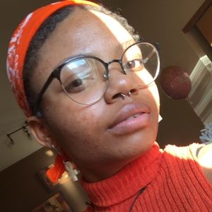 Meet your Posher, Assata